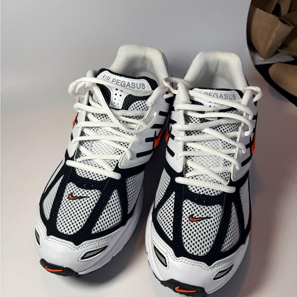 Brand New In The Box. Classic 2005 Nike Air Pegasus. Mens Size 11. 🔥🔥🔥 - Picture 3 of 12